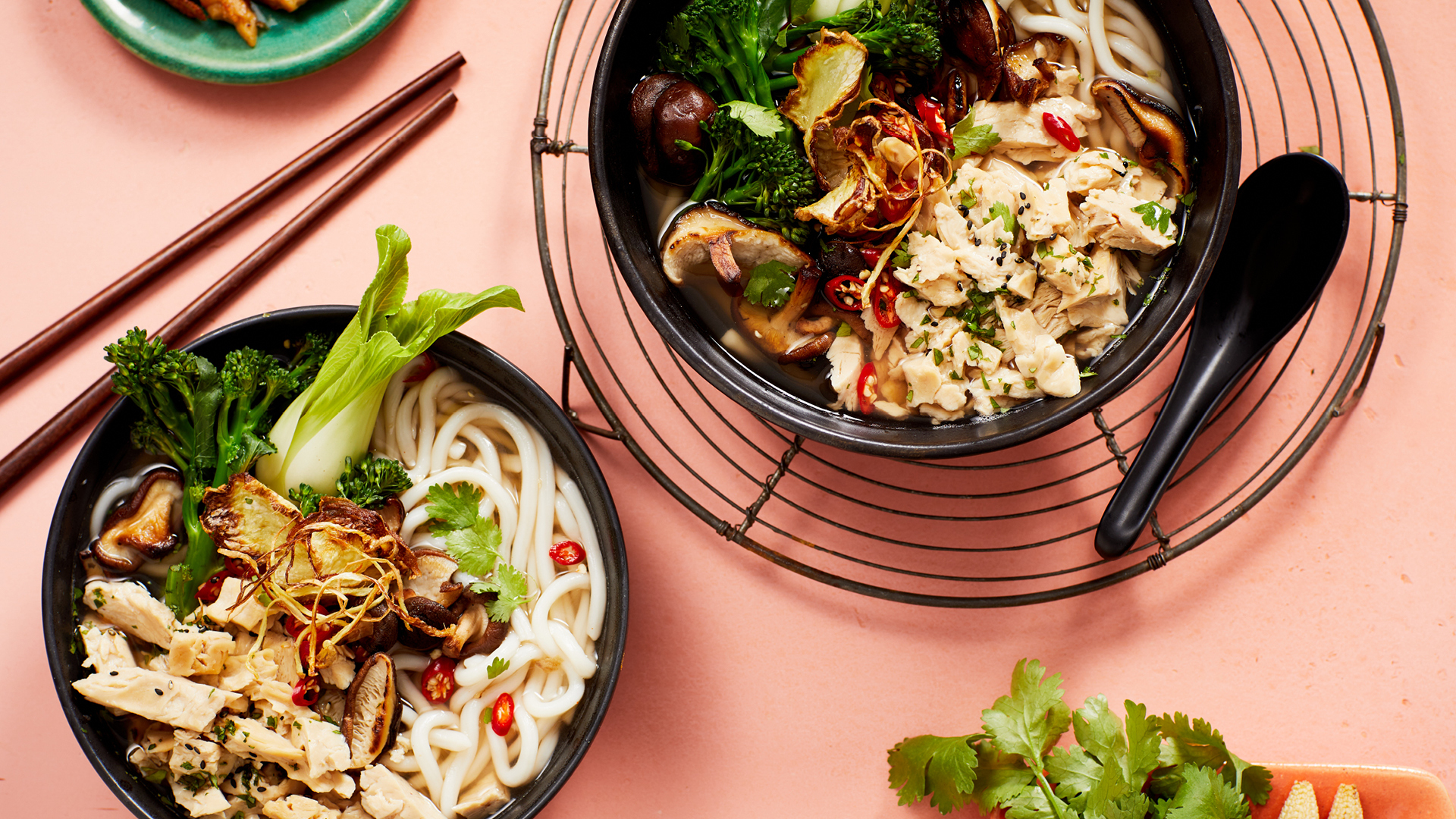 Asiatische Nudelsuppe mit endori veggie pulled Asiatische Nudelsuppe mit endori veggie pulled