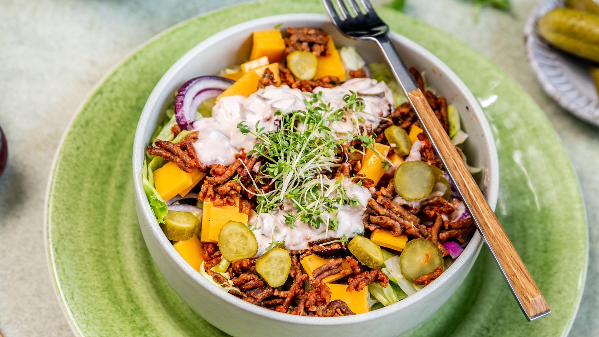 Big Mac Bowl mit endori veggie hack roh