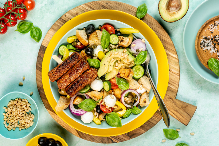 Brotsalat mit endori veggie cevapcici Brotsalat mit endori veggie cevapcici