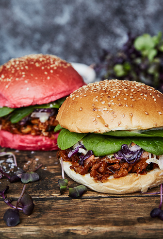 BBQ Burger mit veganem Chicken BBQ BBQ Burger mit veganem Chicken BBQ